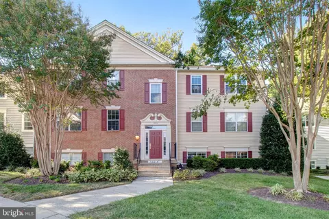 12014 Golf Ridge Ct #102, Fairfax, VA 22033