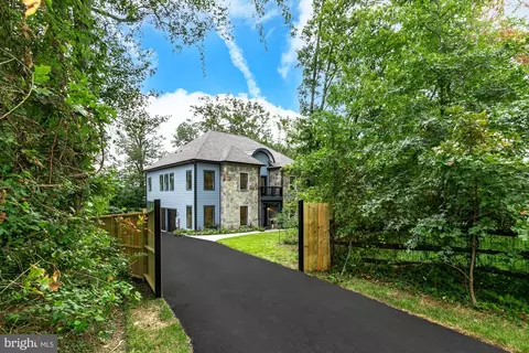8730 Shadow Lawn Ct, Annandale, VA 22003