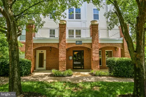 2911 Deer Hollow Way #120, Fairfax, VA 22031
