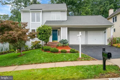 8622 Lauren Dr, Springfield, VA 22153