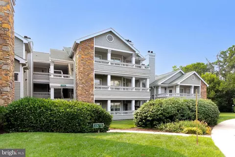 13085 Autumn Woods Way #305, Fairfax, VA 22033