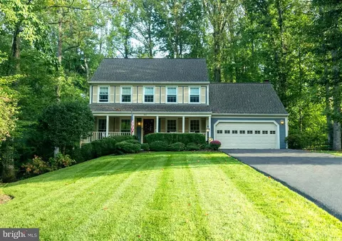 9843 S Park Cir, Fairfax Station, VA 22039