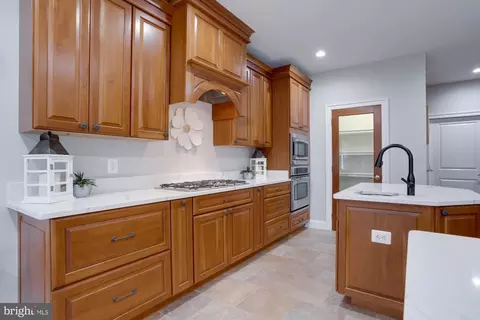 8126 Drayton Ln, Springfield, VA 22151 photo 20