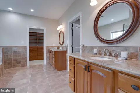8126 Drayton Ln, Springfield, VA 22151 photo 35