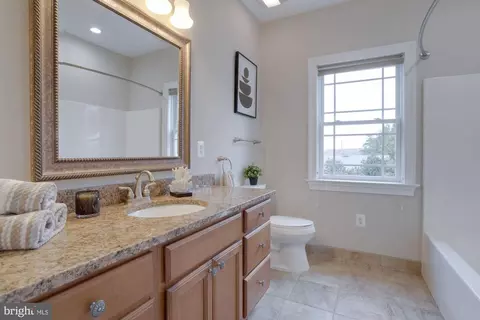 8126 Drayton Ln, Springfield, VA 22151 photo 51