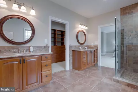 8126 Drayton Ln, Springfield, VA 22151 photo 34