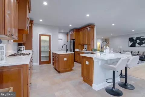 8126 Drayton Ln, Springfield, VA 22151 photo 21