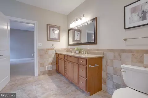 8126 Drayton Ln, Springfield, VA 22151 photo 18