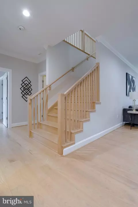 8126 Drayton Ln, Springfield, VA 22151 photo 8