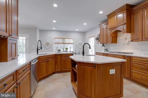 8126 Drayton Ln, Springfield, VA 22151 photo 23