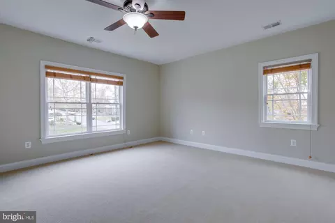 8126 Drayton Ln, Springfield, VA 22151 photo 41