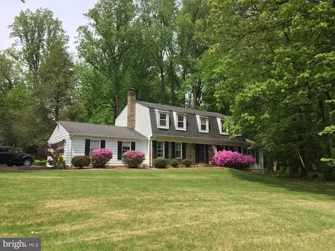 10200 Carol St, Great Falls, VA 22066