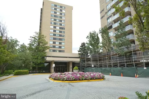 3713 S George Mason Dr #1612, Falls Church, VA 22041