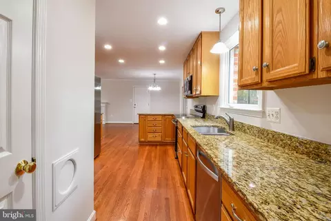 7216 Reservation Dr, Springfield, VA 22153 photo 15
