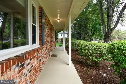 7216 Reservation Dr, Springfield, VA 22153 photo 5