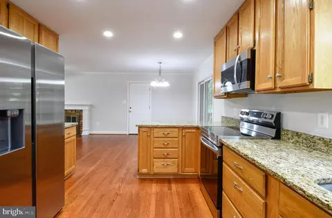 7216 Reservation Dr, Springfield, VA 22153 photo 16