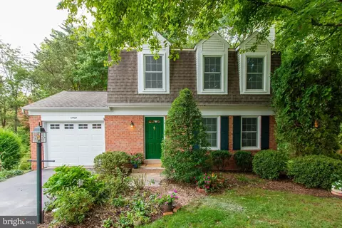 13509 King Charles Dr, Chantilly, VA 20151