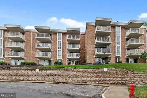 2631 Fort Farnsworth Rd #275, Alexandria, VA 22303