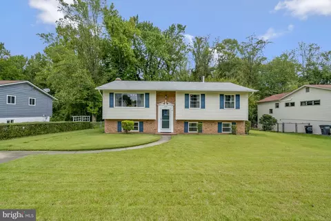 8727 Lagrange St, Lorton, VA 22079