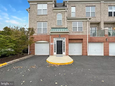 12190 Abington Hall Pl #206, Reston, VA 20190