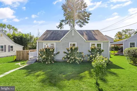 6941 Weston Rd, Falls Church, VA 22042