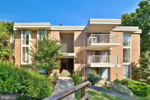 2618 Fort Farnsworth Rd #232, Alexandria, VA 22303