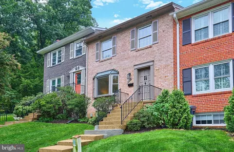 4738 Exeter St, Annandale, VA 22003