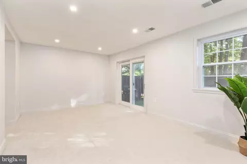 6342 Draco St, Burke, VA 22015 photo 19