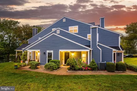 5882 Orchard Hill Ct S, Clifton, VA 20124