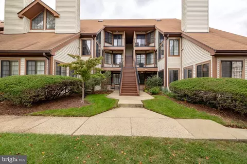 6011 D Curtier Dr, Alexandria, VA 22310