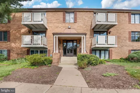 8382 Brockham Dr #F, Alexandria, VA 22309