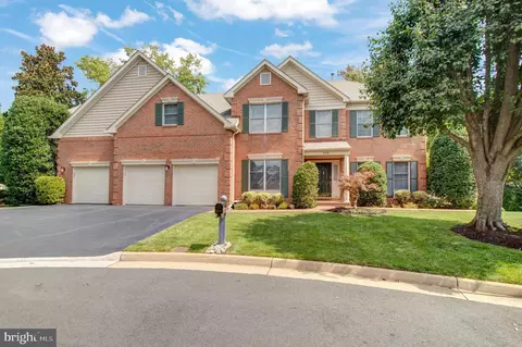 3500 Rushton Rd, Fairfax, VA 22033