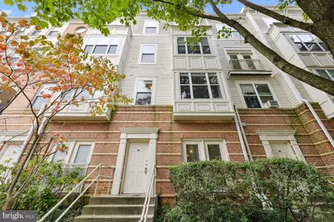 2765 Centerboro Dr #159, Vienna, VA 22181