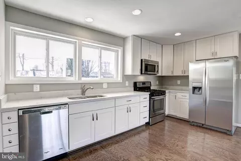 7412 Hogarth St, Springfield, VA 22151 photo 2