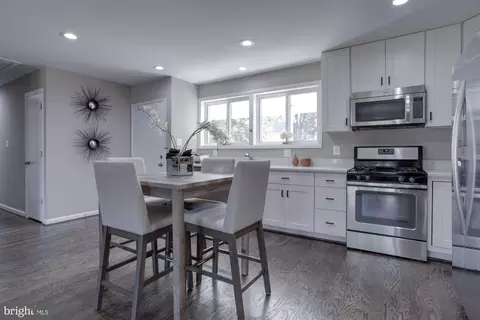 7412 Hogarth St, Springfield, VA 22151 photo 10