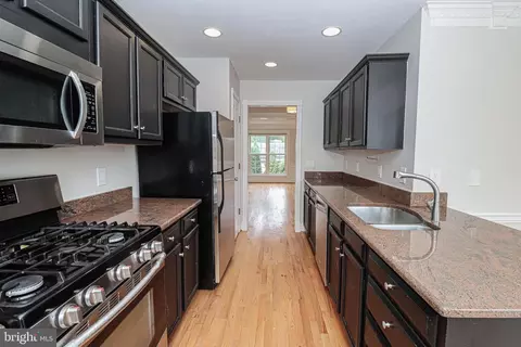 1100 Cypress Tree Pl, Herndon, VA 20170 photo 38
