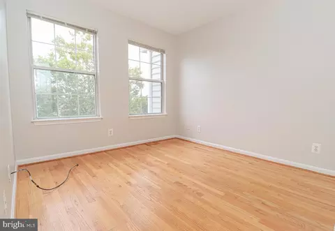1100 Cypress Tree Pl, Herndon, VA 20170 photo 6