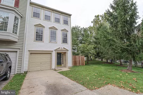 1100 Cypress Tree Pl, Herndon, VA 20170