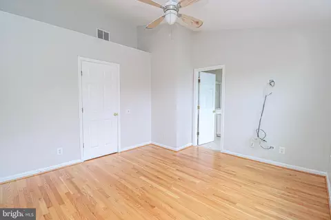 1100 Cypress Tree Pl, Herndon, VA 20170 photo 11