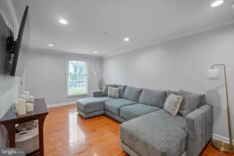 10804 Split Oak Ln, Burke, VA 22015 photo 8
