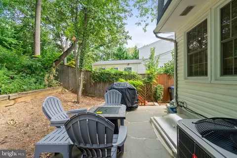 10804 Split Oak Ln, Burke, VA 22015 photo 25