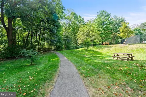 10804 Split Oak Ln, Burke, VA 22015 photo 32