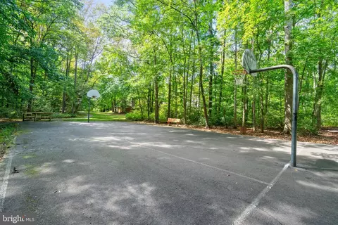 10804 Split Oak Ln, Burke, VA 22015 photo 31