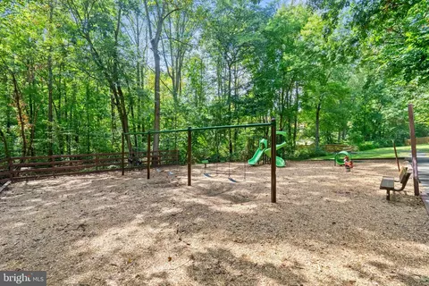 10804 Split Oak Ln, Burke, VA 22015 photo 30