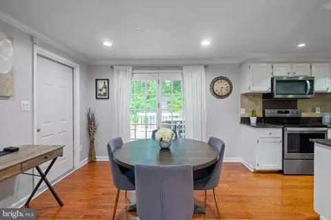 10804 Split Oak Ln, Burke, VA 22015 photo 10