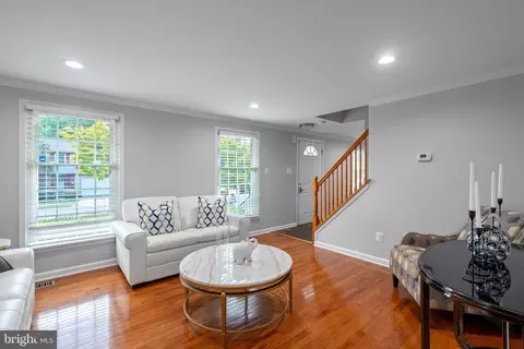 10804 Split Oak Ln, Burke, VA 22015 photo 11