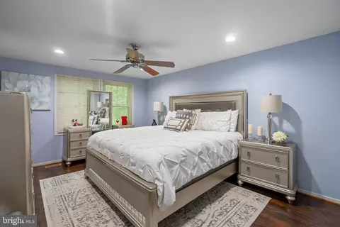 10804 Split Oak Ln, Burke, VA 22015 photo 4
