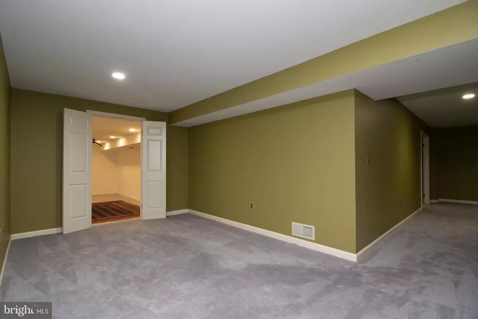  15338 Oakmere Pl, Centreville, VA 20120 photo 45