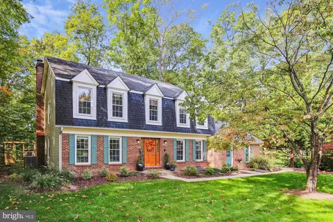 9207 Macswain Pl, Springfield, VA 22153