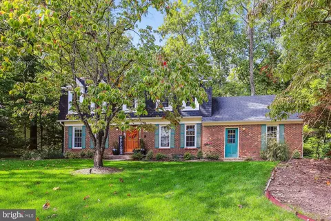 9207 Macswain Pl, Springfield, VA 22153 photo 2